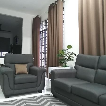 Simple Home By Aimie Fully Aircond Dungun Exterior foto