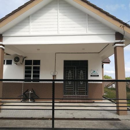 Simple Home By Aimie Fully Aircond Dungun Exterior foto